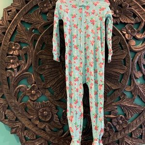Never worn Carters girls onesie pajamas!
